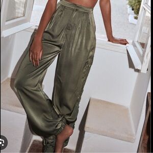 KIMME RUCHED SATIN CARGO PANTS IN KHAKI
